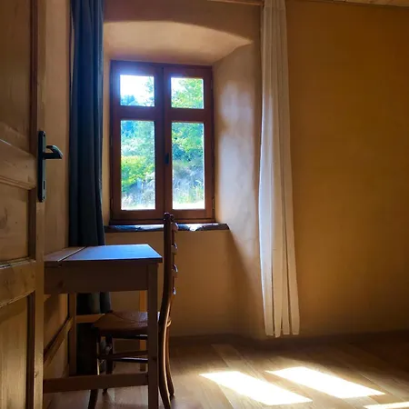 Dans Ancienne Maison * Rocles (Ardeche)